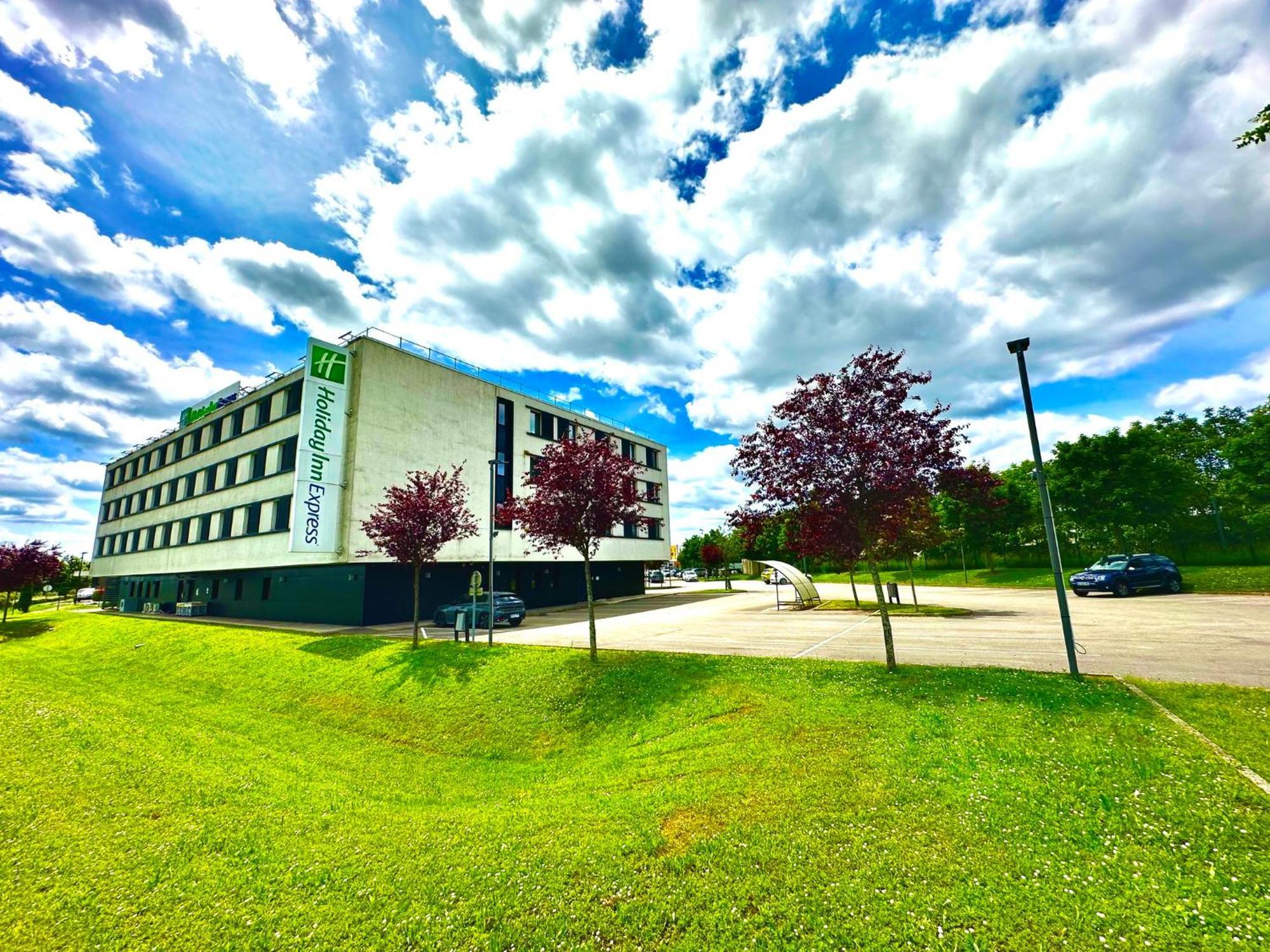 Holiday Inn Express Dijon, An Ihg Hotel Saint-Apollinaire  Exterior foto